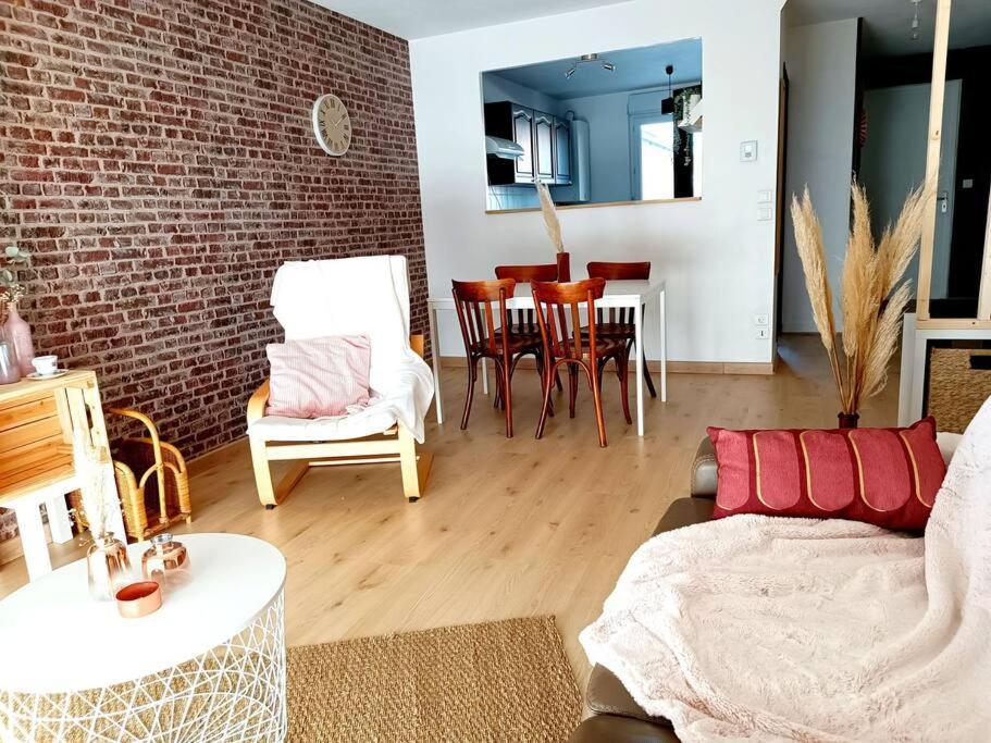 Le Cosy Plein Centre Avec Terrasse Appartement Meximieux Buitenkant foto