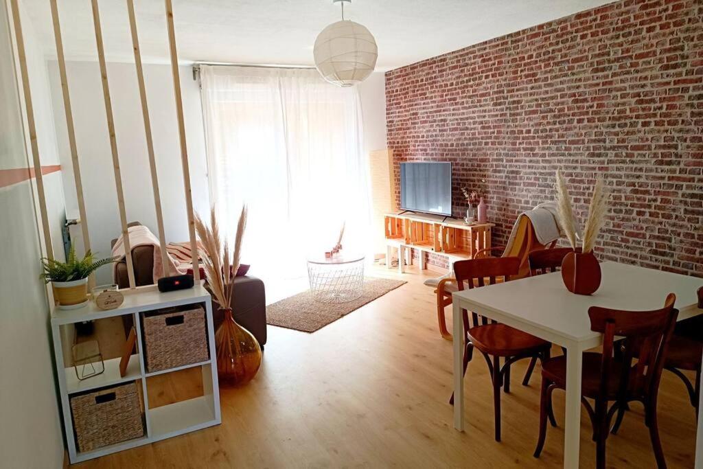 Le Cosy Plein Centre Avec Terrasse Appartement Meximieux Buitenkant foto